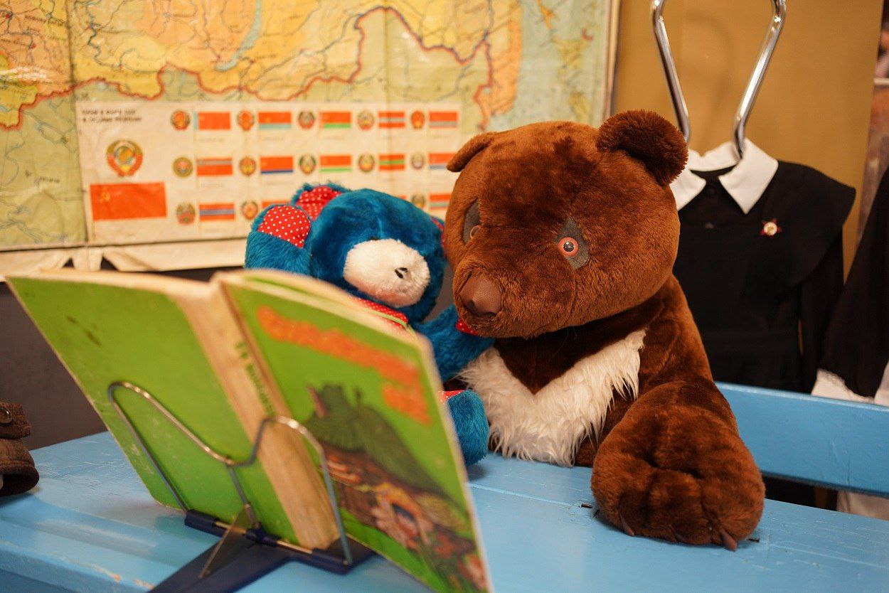 Путешествие в детство. В Иркутске открылась выставка игрушечных мишек