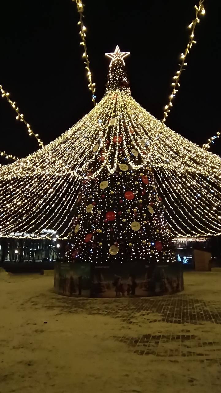 В Иркутске открылась новогодняя площадка от Эн+ В Иркутске открылась новогодняя площадка от Эн+