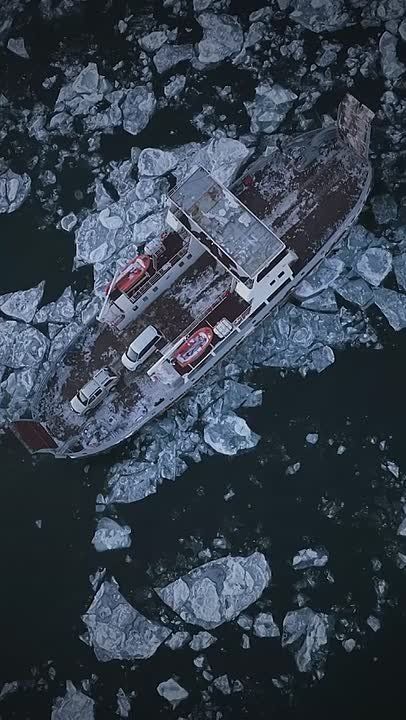 #нампишут. Байкал замерзает