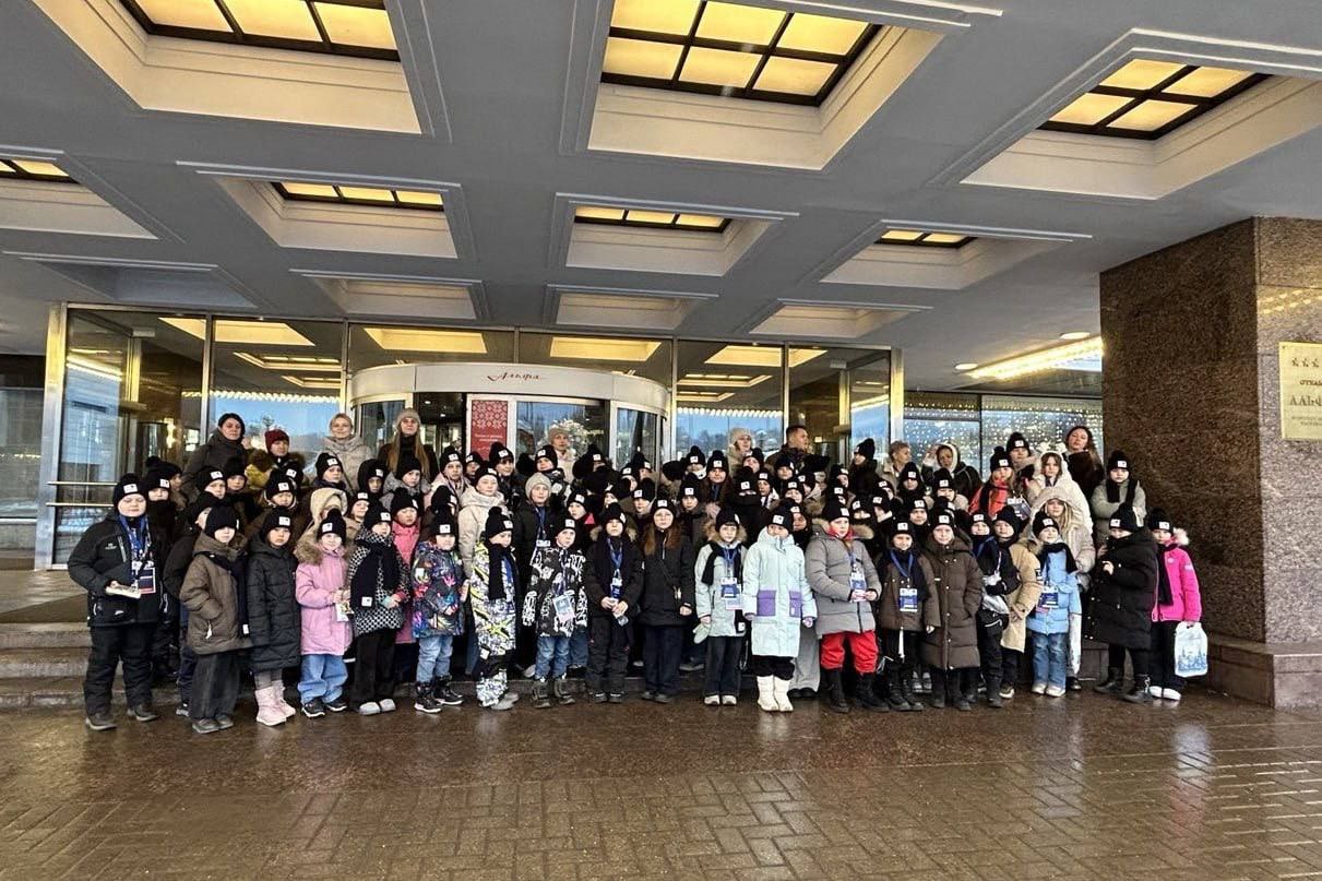 Главную новогоднюю ёлку в Кремле посетили 76 детей из Иркутской области Главную новогоднюю ёлку в Кремле посетили 76 детей из Иркутской области