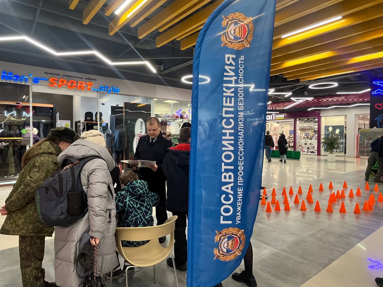 Сотрудники иркутской Госавтоинспекции провели профилактическую акцию «Безопасный Новый год» Сотрудники иркутской Госавтоинспекции провели профилактическую акцию «Безопасный Новый год»