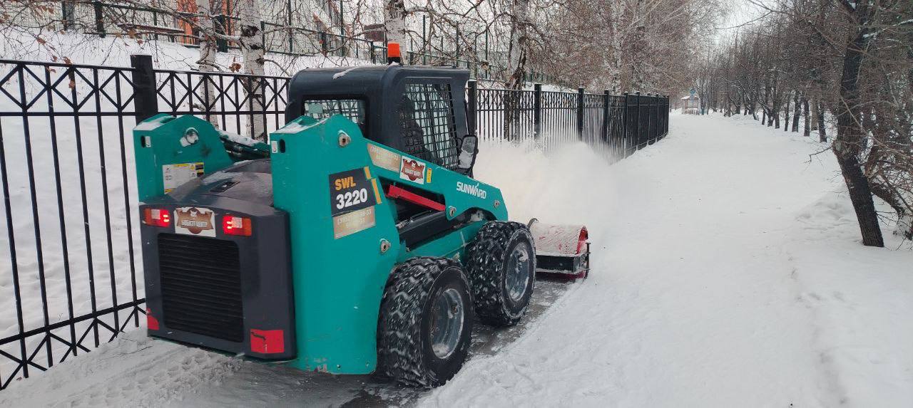 В Иркутске усилены работы по вывозу снега и устранению колеи В Иркутске усилены работы по вывозу снега и устранению колеи