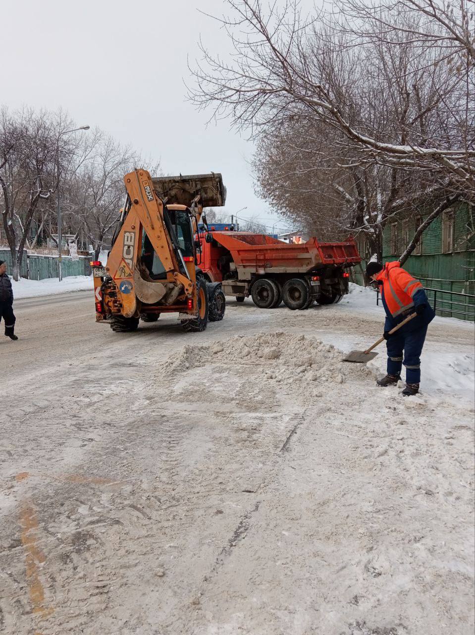 В Иркутске усилены работы по вывозу снега и устранению колеи В Иркутске усилены работы по вывозу снега и устранению колеи