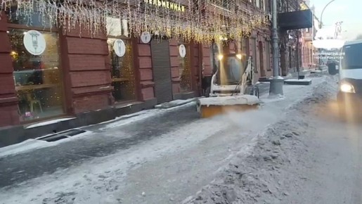 Ночью дорожные службы Иркутска работают в усиленном режиме