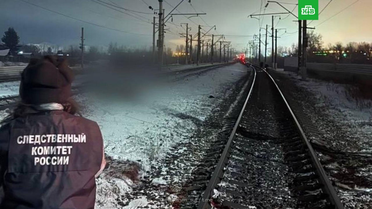Грузовой поезд насмерть сбил трех человек в Приангарье, среди погибших — дети 3 и 10 лет