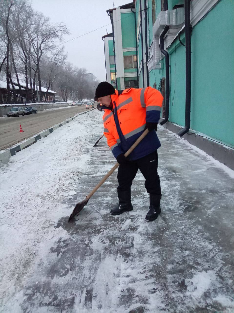 1500 тонн снега вывезли с улиц Иркутска за сутки 1500 тонн снега вывезли с улиц Иркутска за сутки