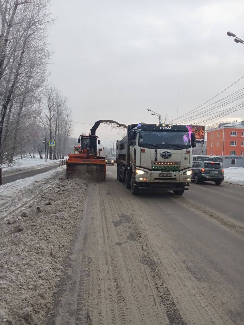 1500 тонн снега вывезли с улиц Иркутска за сутки 1500 тонн снега вывезли с улиц Иркутска за сутки