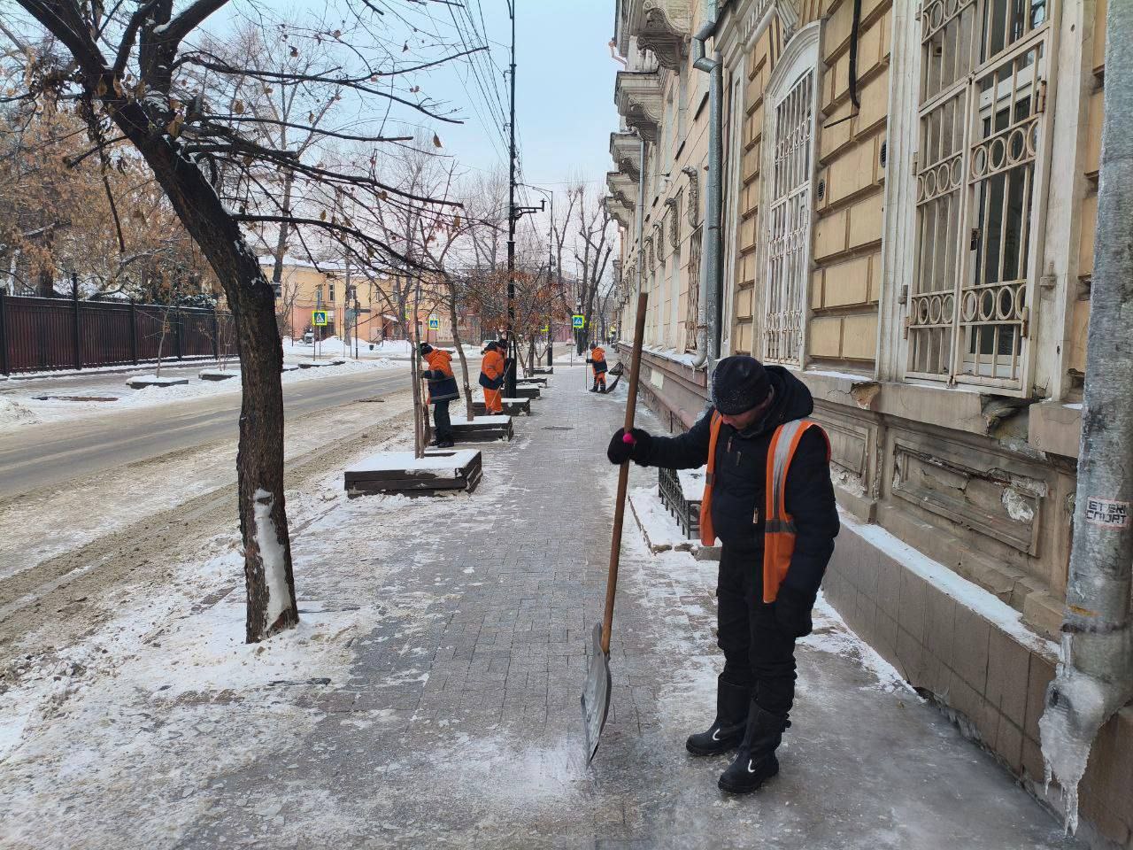 1500 тонн снега вывезли с улиц Иркутска за сутки 1500 тонн снега вывезли с улиц Иркутска за сутки
