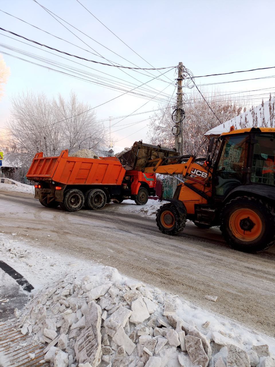 #уборка_снега механизированным и ручным способом ведётся ежедневно #уборка_снега механизированным и ручным способом ведётся ежедневно