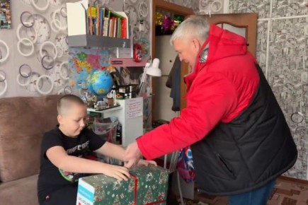 Губернатор Игорь Кобзев исполнил новогоднее желание юного жителя города Зимы Тимофея Чеботарь