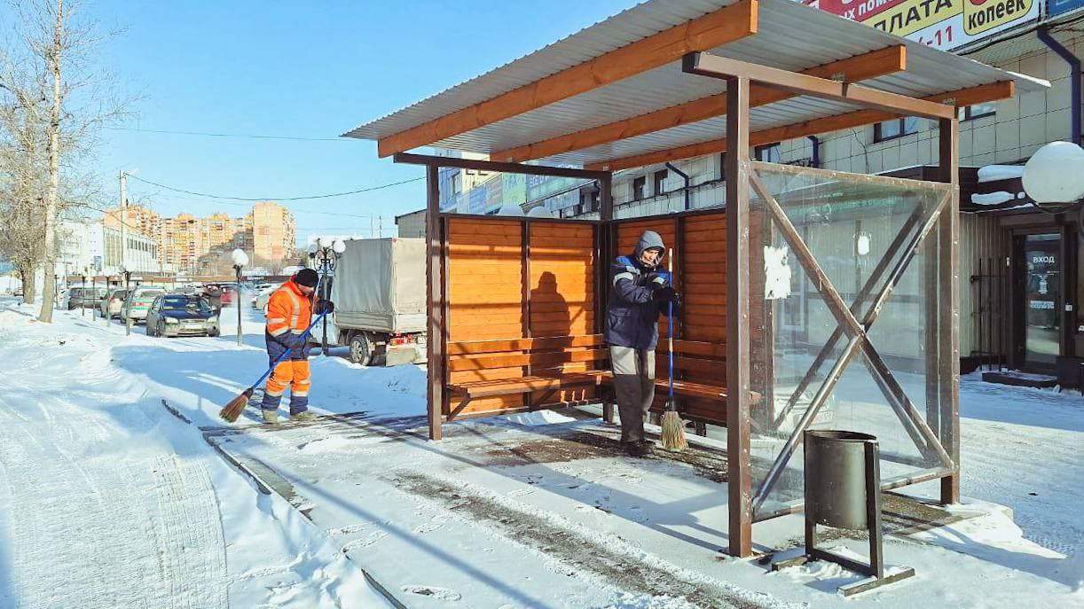 Дорожные службы Иркутска вывозят снег с магистралей города Дорожные службы Иркутска вывозят снег с магистралей города