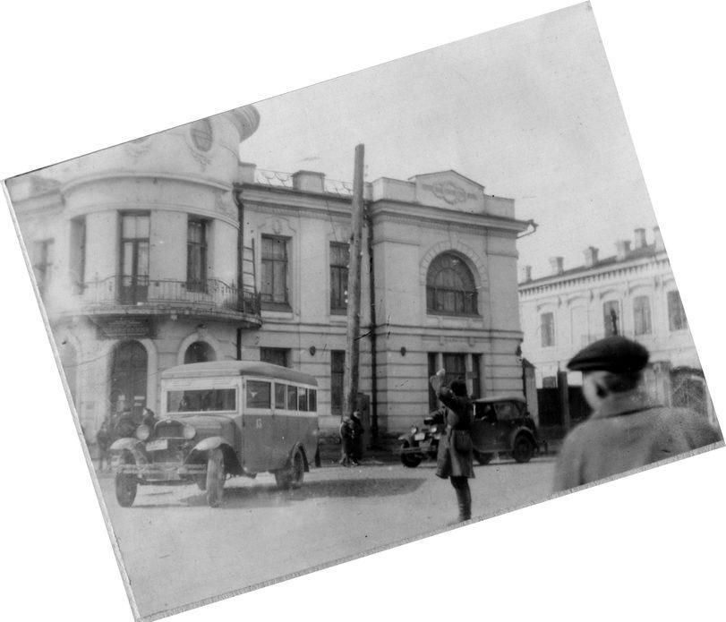 Регулярному автобусному движению в Иркутске исполнилось 100 лет Регулярному автобусному движению в Иркутске исполнилось 100 лет