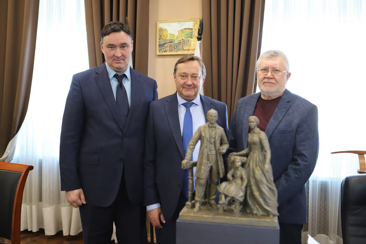 Руслан Болотов: Сквер в честь основателей Ивано-Матрёнинской детской клинической больницы (на пересечении улиц Советская и Аэрофлотская) благоустроим в этом году по президентскому проекту «Формирование комфортной городской...