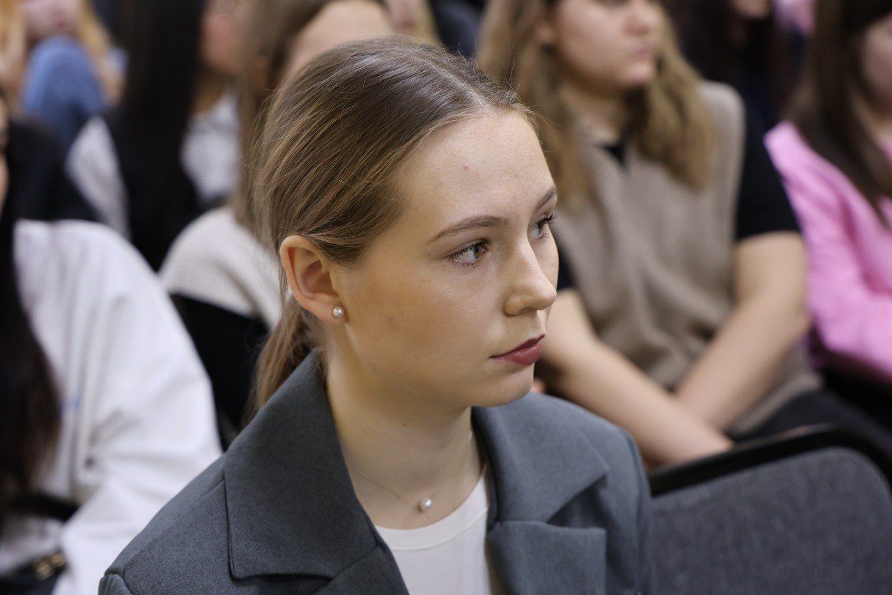 В Иркутске студенты узнали секреты работы полицейских экспертов-криминалистов В Иркутске студенты узнали секреты работы полицейских экспертов-криминалистов