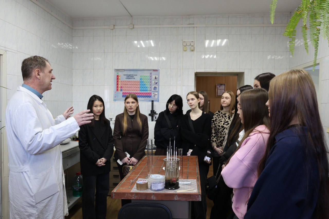 В Иркутске студенты узнали секреты работы полицейских экспертов-криминалистов В Иркутске студенты узнали секреты работы полицейских экспертов-криминалистов