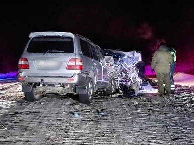 Выезд на встречную полосу дороги стал причиной гибели трех человек в ДТП в Казачинско-Ленском районе Иркутской области