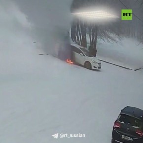 «Руками вырвали остатки стекла, открыли внутри дверку и выдернули парня»