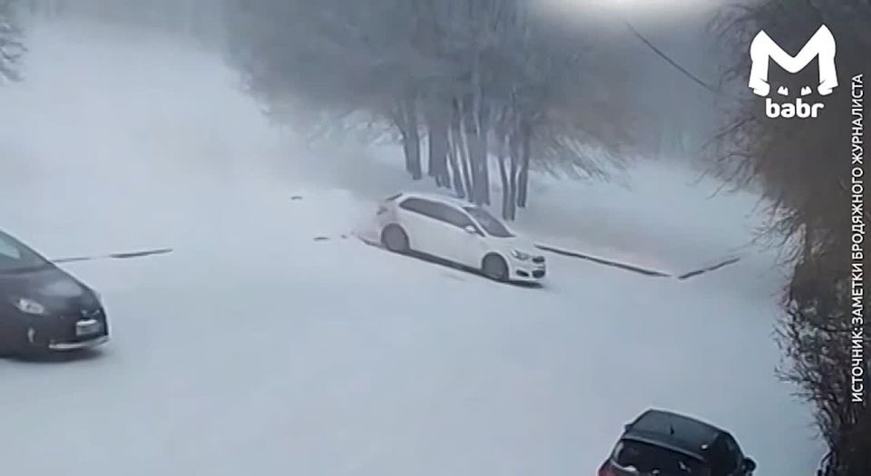 Иркутский тренер спас ребенка из горящей машины