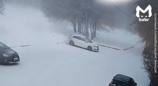 Иркутский тренер спас ребенка из горящей машины