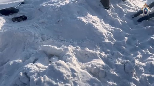 Трагедия в Красноярском крае: 10-летняя девочка погибла во время игры в сугробе