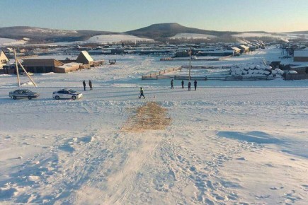 Игры на горке закончились больницей: в Осинском районе детей сбила машина