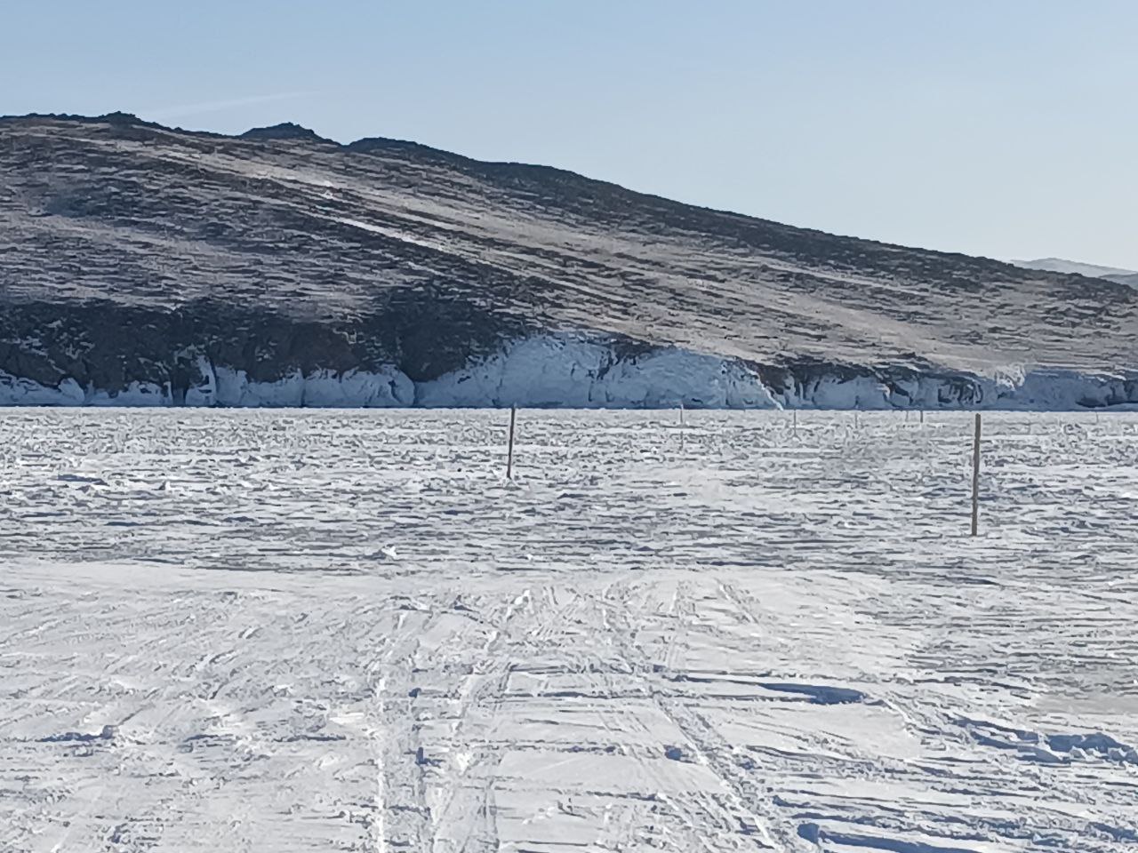 Начато обустройство ледовой переправы на остров Ольхон Начато обустройство ледовой переправы на остров Ольхон