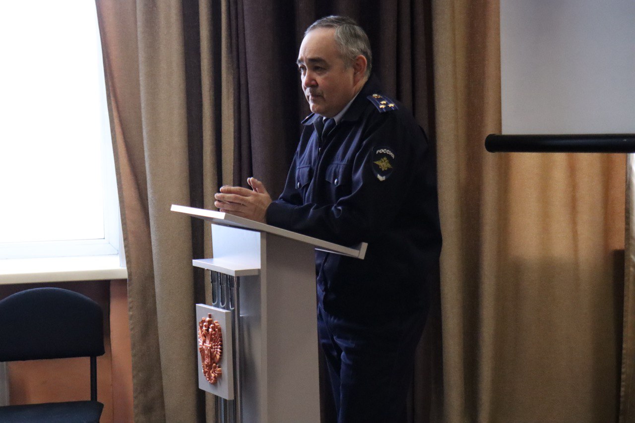 В Черемхово руководитель следственного отдела ОВД рассказал педагогам техникума о способах противодействия киберпреступникам