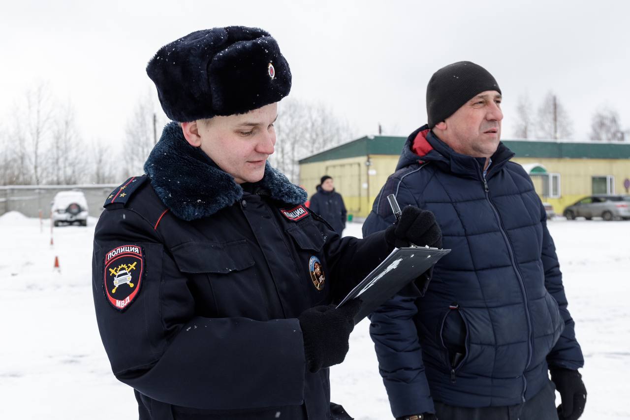 #ПоступилПравильно. Андрей Фролкин, инспектор по пропаганде безопасности дорожного движения отдела Госавтоинспекции МУ МВД России «Иркутское» Восточно-Сибирский институт МВД России (2018-2023) «Иногда меня спрашивают: «Не... #ПоступилПравильно. Андрей Фролкин, инспектор по пропаганде безопасности дорожного движения отдела Госавтоинспекции МУ МВД России «Иркутское» Восточно-Сибирский институт МВД России (2018-2023) «Иногда меня спрашивают: «Не...