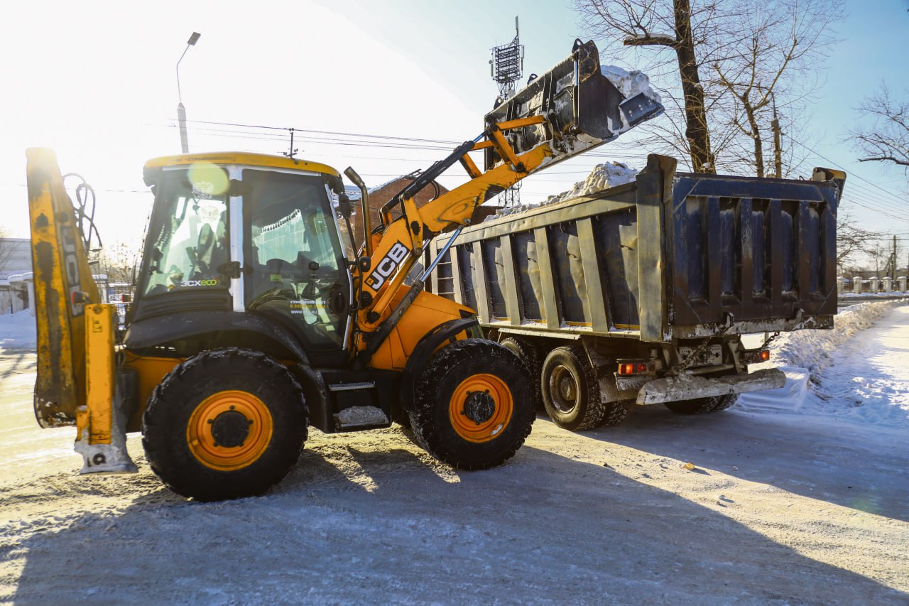 Работали все новогодние праздники, работают в холода, работают по ночам — сотрудники «Иркутскавтодора» в полном составе круглосуточно выходят на городские улицы и выполняют свои обязанности Работали все новогодние праздники, работают в холода, работают по ночам — сотрудники «Иркутскавтодора» в полном составе круглосуточно выходят на городские улицы и выполняют свои обязанности