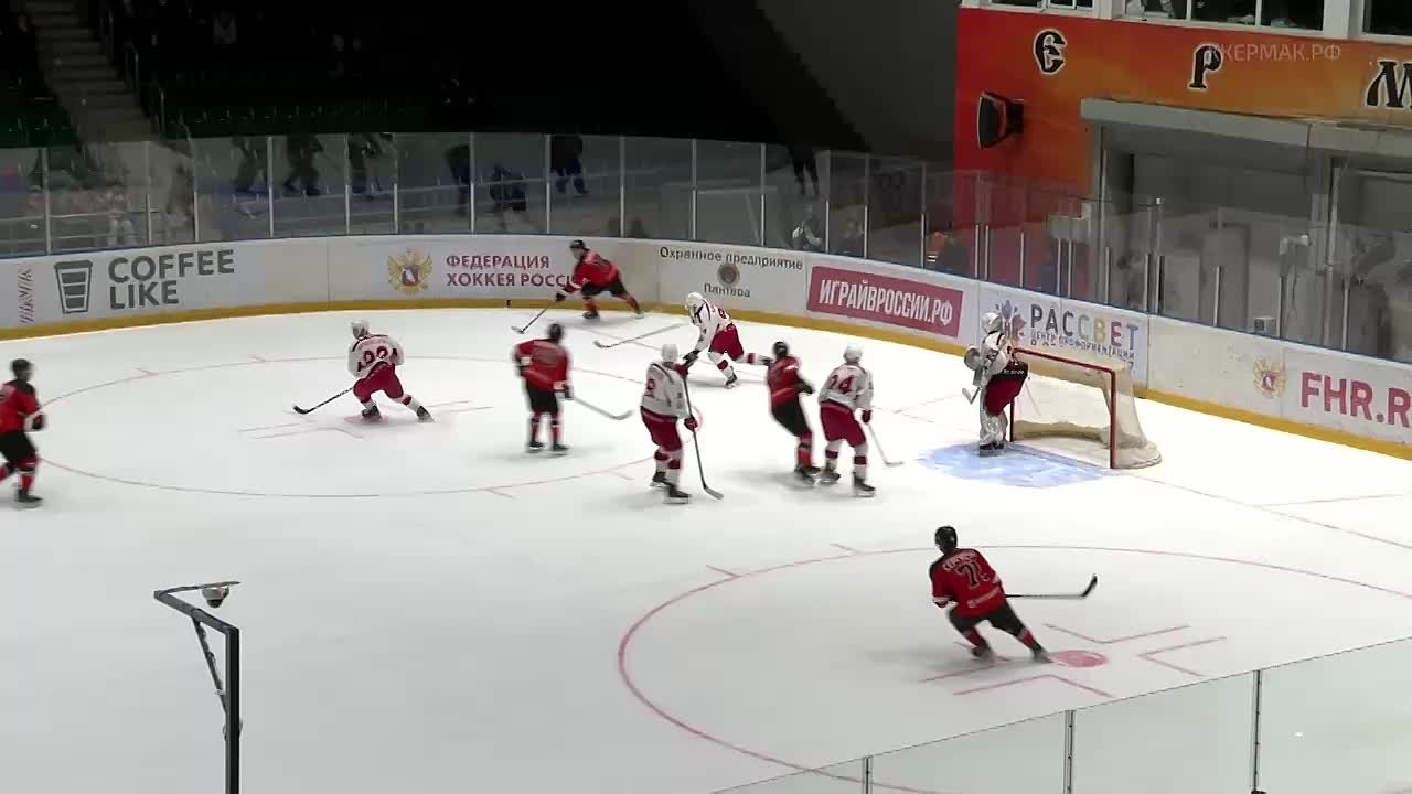 И еще немного о спорте: «Ермак» в трудной борьбе одолел глазовский «Прогресс» со счетом 4:3