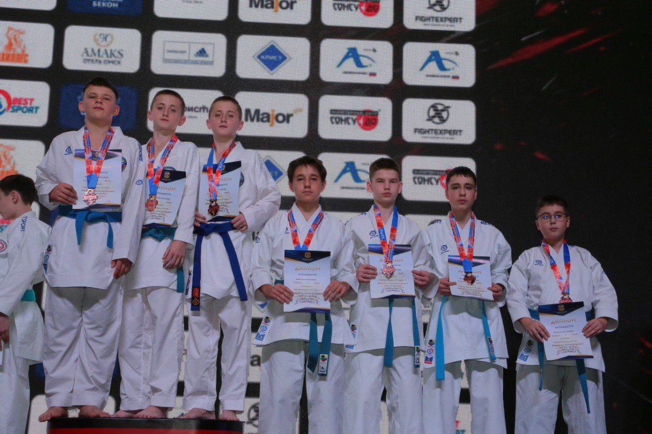 Девять бронзовых медалей выиграли каратисты Иркутской области на всероссийских соревнованиях «Кубок Прииртышья», которые с 23 по 25 января проходили в Омске Девять бронзовых медалей выиграли каратисты Иркутской области на всероссийских соревнованиях «Кубок Прииртышья», которые с 23 по 25 января проходили в Омске