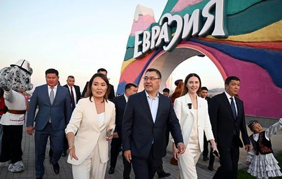 Власти РФ списали Киргизии долг в 240 млн