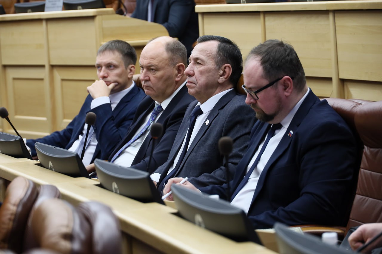 Губернатор Иркутской области представил на сессии Заксобрания региона проекты, которые планируется реализовать в Приангарье с участием федерального центра Губернатор Иркутской области представил на сессии Заксобрания региона проекты, которые планируется реализовать в Приангарье с участием федерального центра