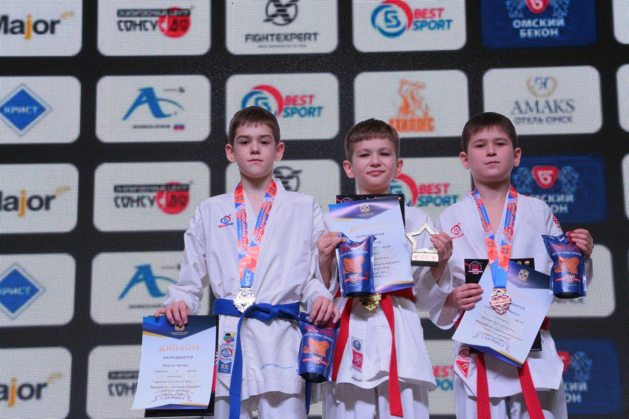 Девять бронзовых медалей выиграли каратисты Иркутской области на всероссийских соревнованиях «Кубок Прииртышья», которые с 23 по 25 января проходили в Омске Девять бронзовых медалей выиграли каратисты Иркутской области на всероссийских соревнованиях «Кубок Прииртышья», которые с 23 по 25 января проходили в Омске