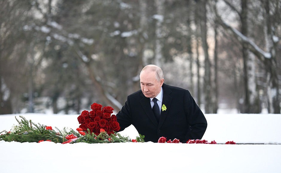 27 января Президент Российской Федерации В.В.Путин принял участие в памятных мероприятиях, посвящённых 82-й годовщине полного освобождения Ленинграда от фашистской блокады 27 января Президент Российской Федерации В.В.Путин принял участие в памятных мероприятиях, посвящённых 82-й годовщине полного освобождения Ленинграда от фашистской блокады