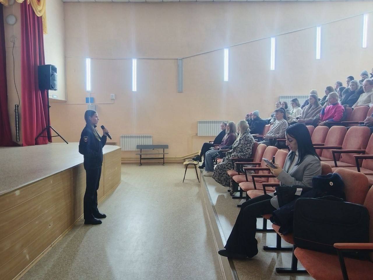 Стражи магистралей в Усолье-Сибирском провели родительское собрание Стражи магистралей в Усолье-Сибирском провели родительское собрание