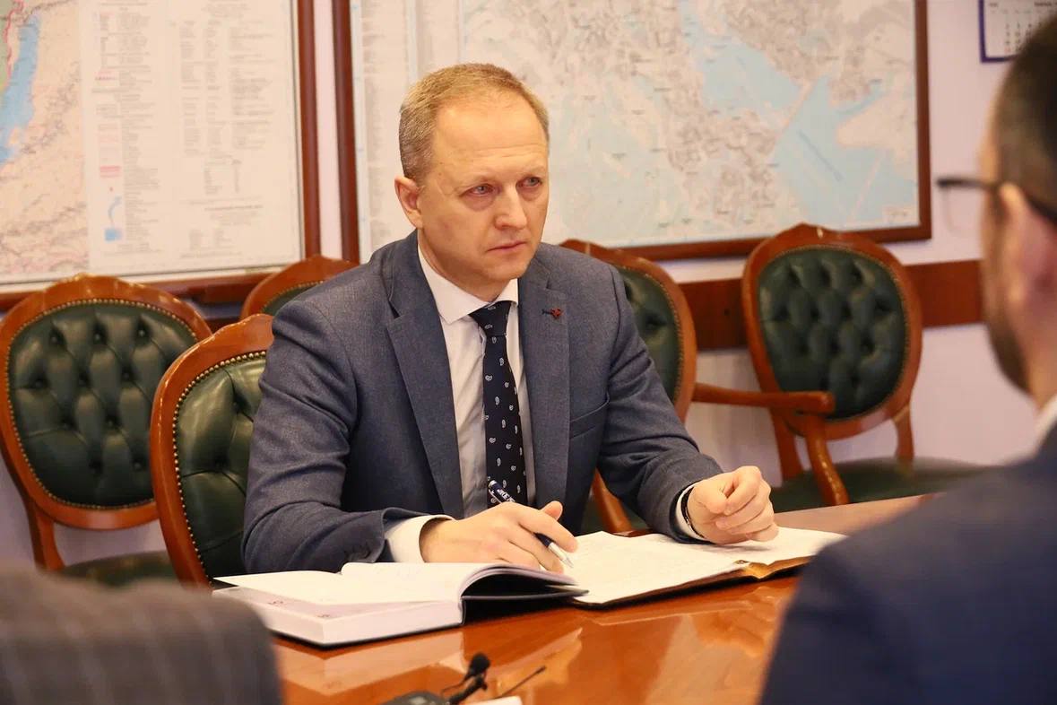 Подготовку к строительству нового аэропорта Иркутска обсудили Губернатор региона Игорь Кобзев и Восточно-Сибирский транспортный прокурор Денис Авдеев Подготовку к строительству нового аэропорта Иркутска обсудили Губернатор региона Игорь Кобзев и Восточно-Сибирский транспортный прокурор Денис Авдеев