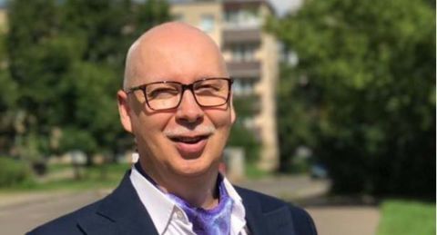 Александр Зимовский: Уважаемые коллеги из Абзац-Медиа Мария Иваткина и Тимофей Ермаков любезно пригласили на эфир обсудить "энергетическое перемирие" для Киева, о котором по телефону договорились президент Трамп и президент...