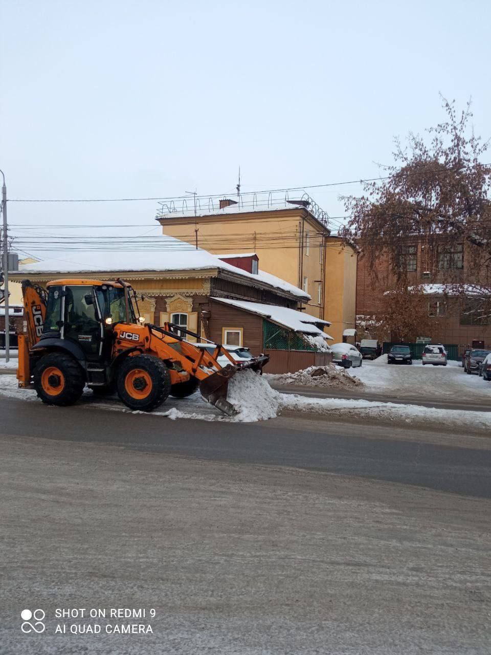 Снегоуборочная техника работает во всех районах Иркутска Снегоуборочная техника работает во всех районах Иркутска