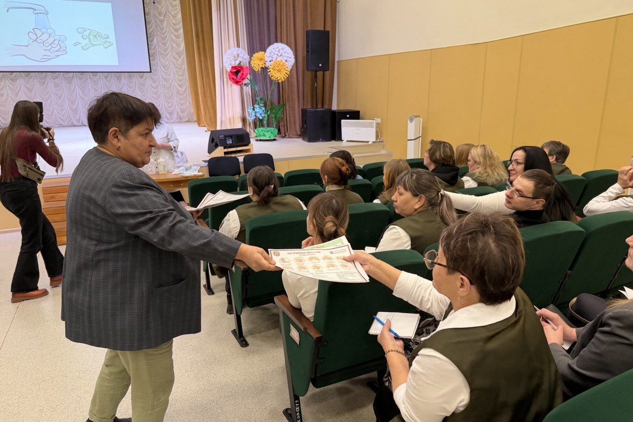 Более 400 волонтеров прошли обучение сестринскому делу в Иркутской области Более 400 волонтеров прошли обучение сестринскому делу в Иркутской области