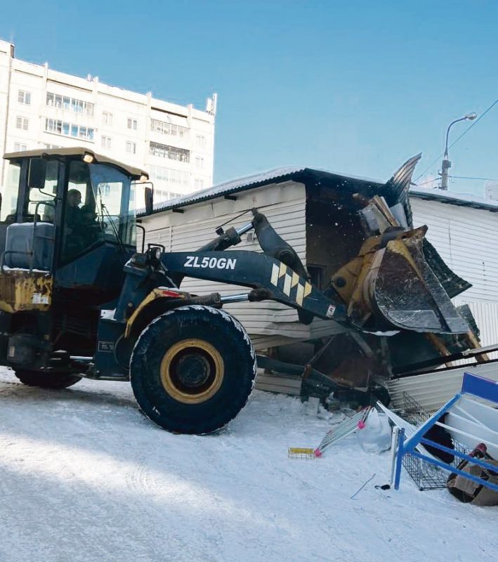 На улице Маршала Конева ликвидировали самовольно построенный магазин