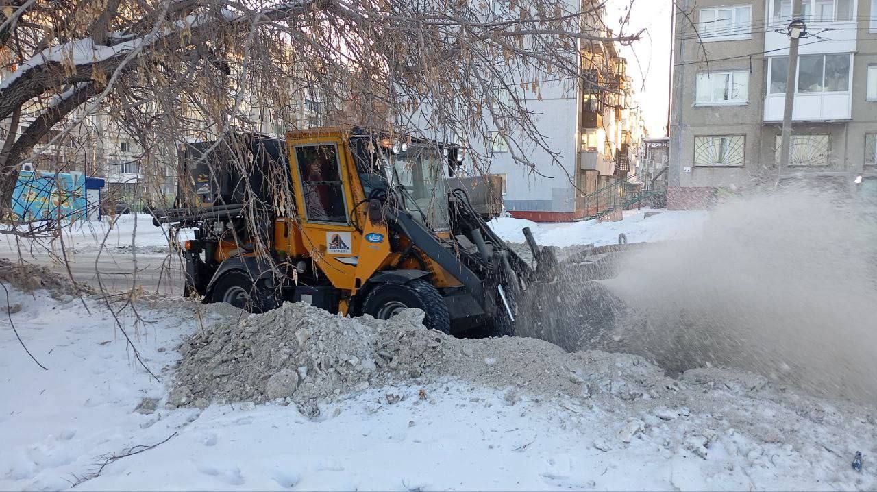 Более 5200 тонн снега вывезено за сутки в Иркутске Более 5200 тонн снега вывезено за сутки в Иркутске