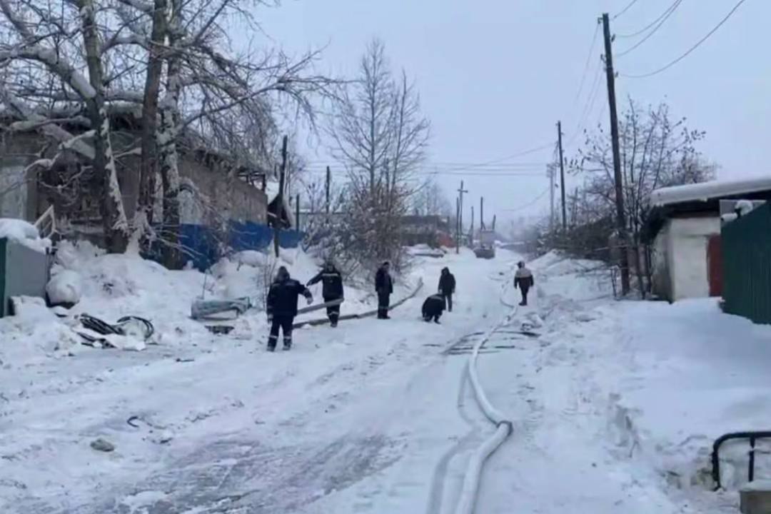 Прокладка резервного водовода и компенсации для пострадавших: как справляются с отключением отопления и воды в Бодайбо