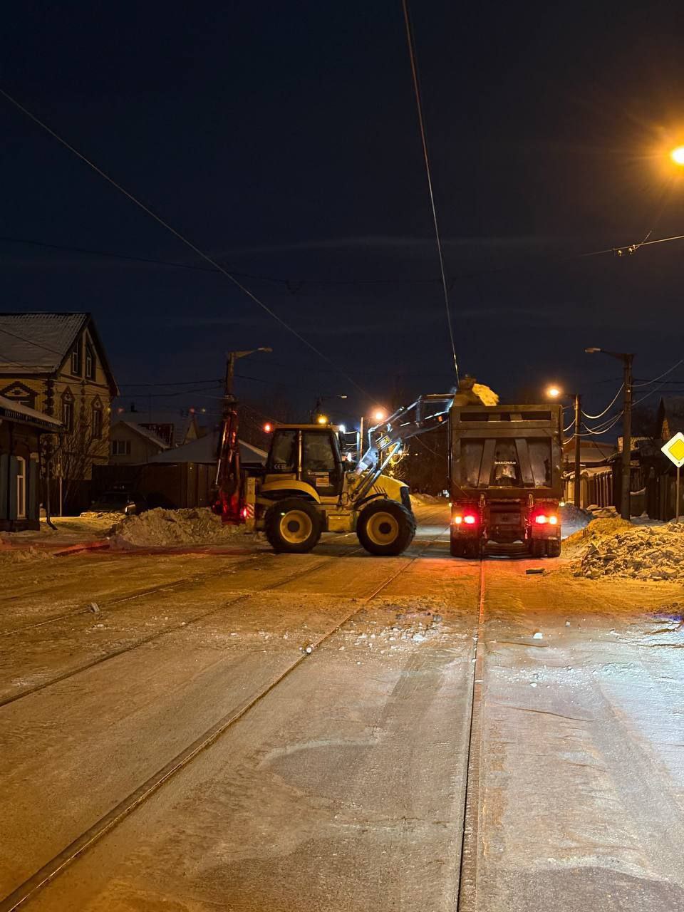 Более 5200 тонн снега вывезено за сутки в Иркутске Более 5200 тонн снега вывезено за сутки в Иркутске