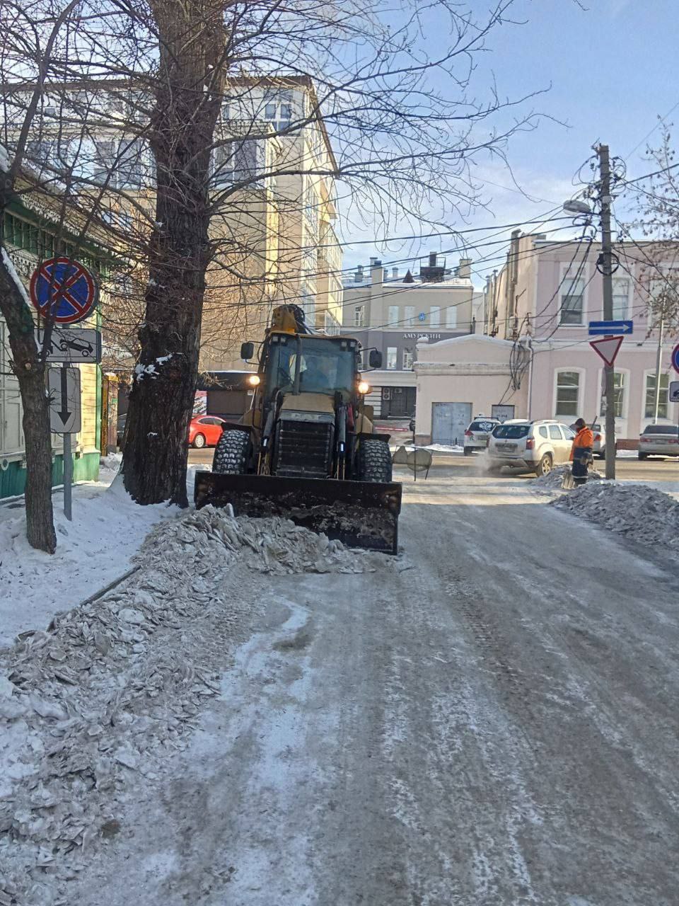 Более 5200 тонн снега вывезено за сутки в Иркутске Более 5200 тонн снега вывезено за сутки в Иркутске