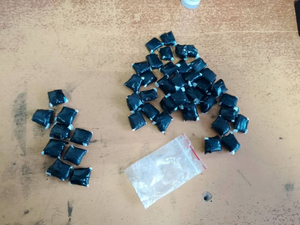 В Иркутске полицейские с поличным задержали предполагаемого сбытчика мефедрона