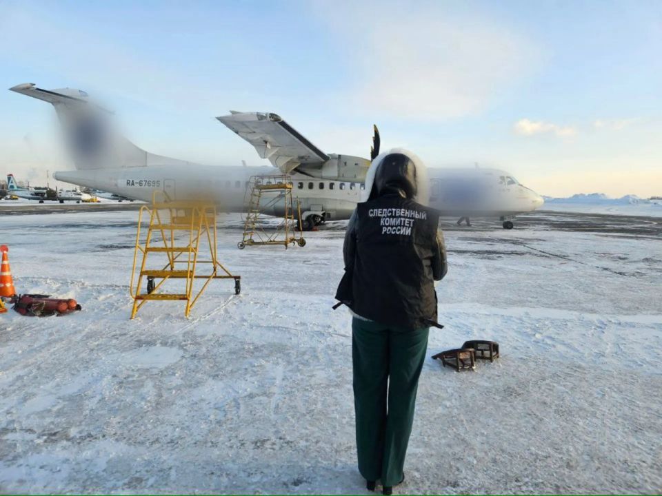 Самолет рейсом Иркутск — Бодайбо вернулся в аэропорт вылета из-за технической неисправности, сообщает Восточное межрегиональное СУТ СК России