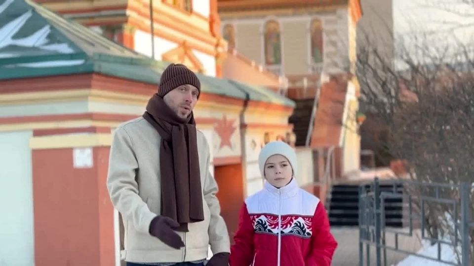 Правила безопасного поведения ребёнка на дороге напоминает профилактический видеоролик, созданный иркутским режиссером, руководителем «Гайдай Центра» Юрием Яшниковым и его сыном Тимуром — добрый и поучительный способ...