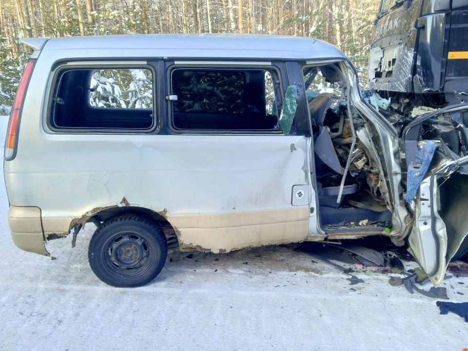 Выезд на встречную полосу при обгоне стал причиной гибели водителя в Чунском районе