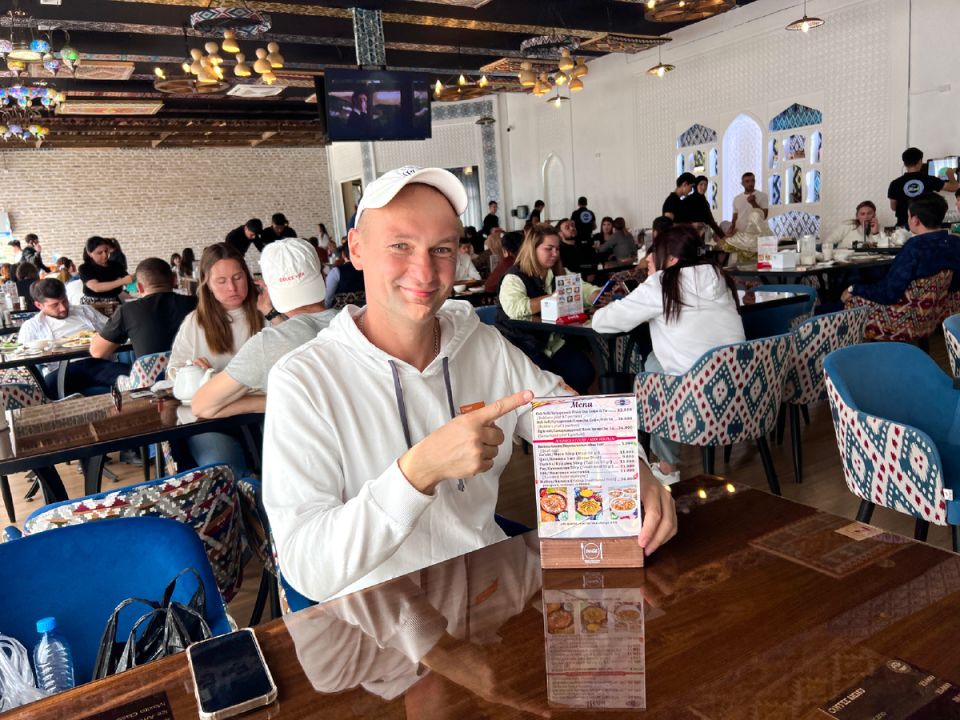 Узбекский плов: Гастрономическое приключение в самой посещаемой пловной Бухары